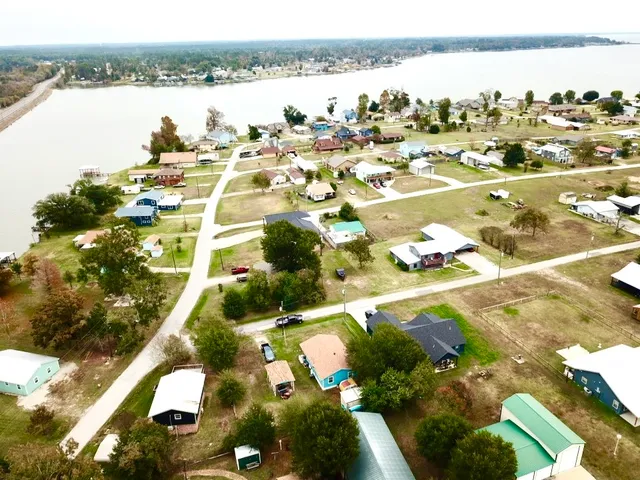 a picture of lake view