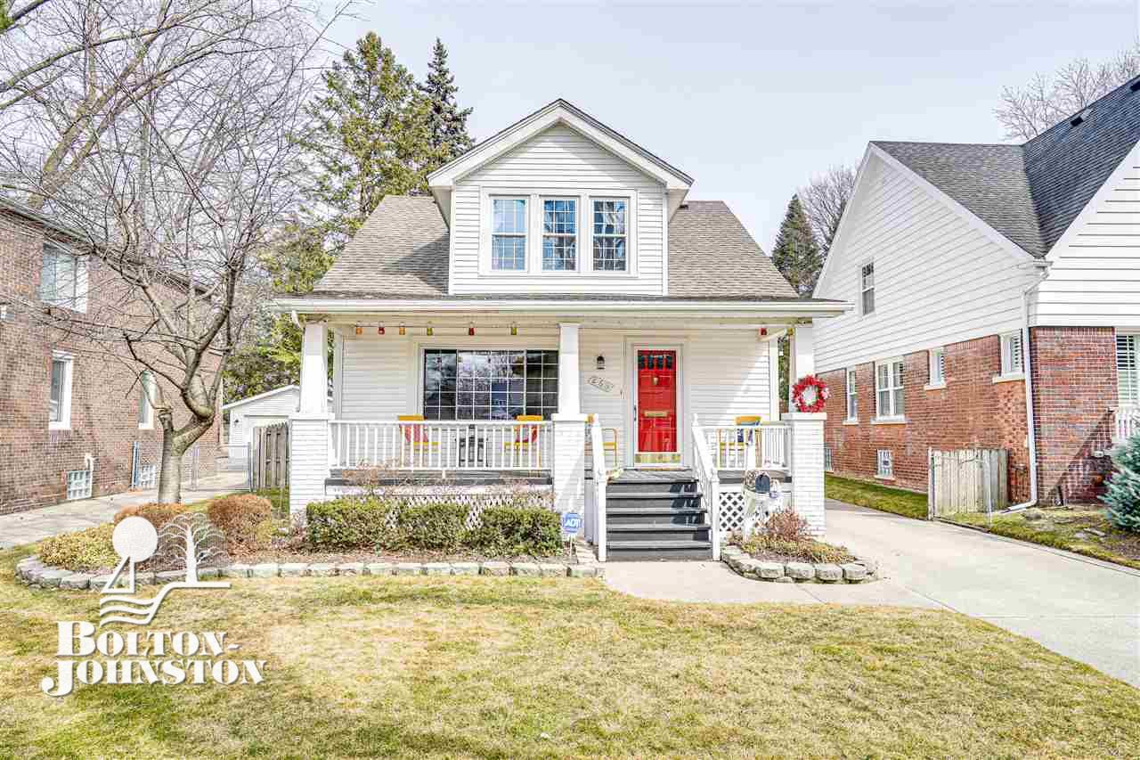 266 Ridgemont Road Grosse Pointe Farms, MI 48236 - Photo 3 of 24