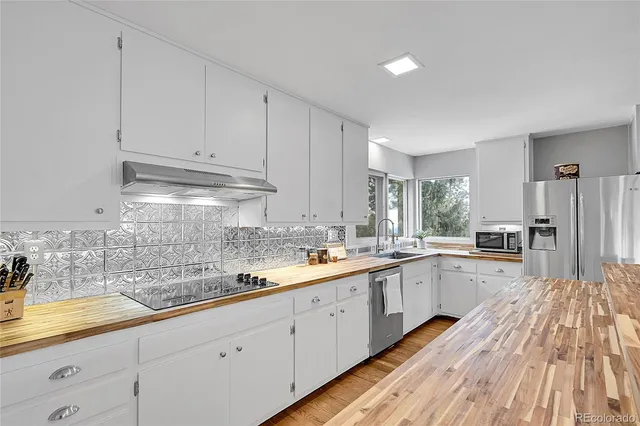 $1,145,000 | 350 Tower Hill Circle, Golden, CO 80401