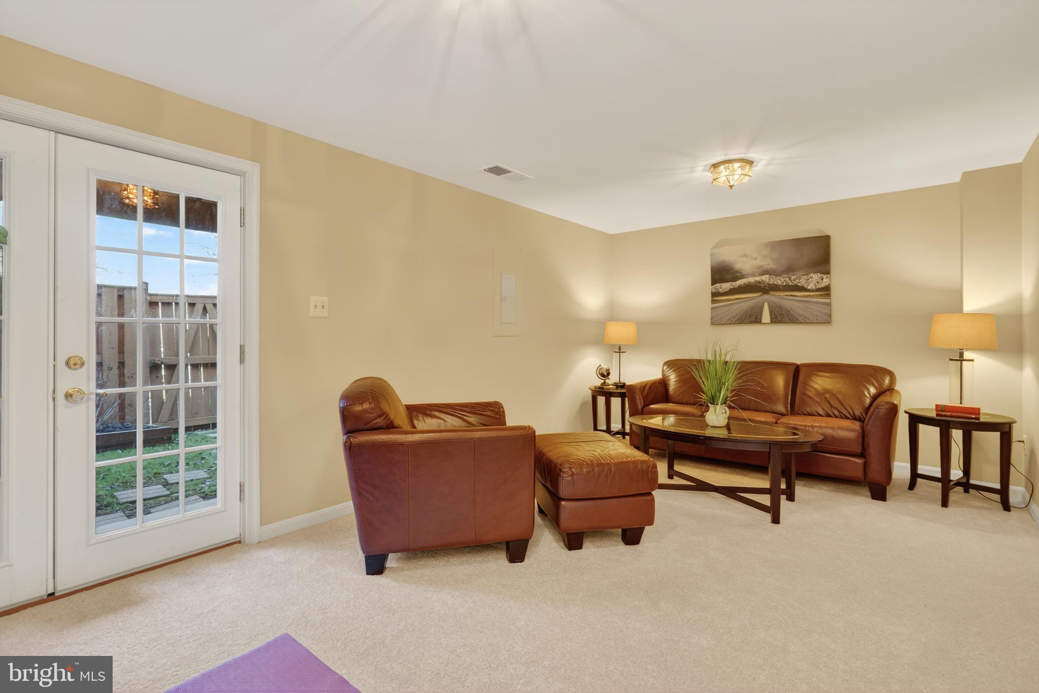 45590 Whitcomb Square Sterling, VA 20166 - Photo 29 of 43 a living room with furniture and a window