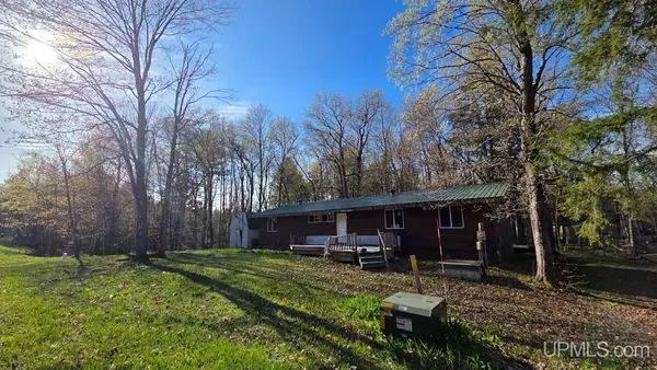 $119,000 | 7122 Maple Grove Road, Munising, MI 49862