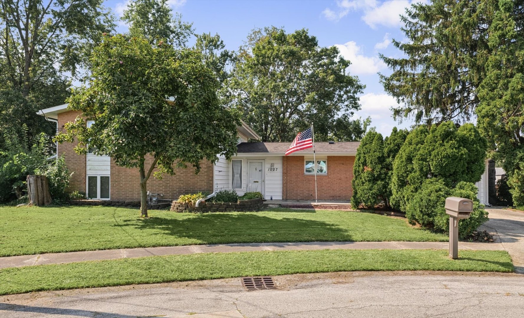 1527 South Pointe Drive Rantoul, IL 61866 - Photo 1 of 29 Gallery Image 1