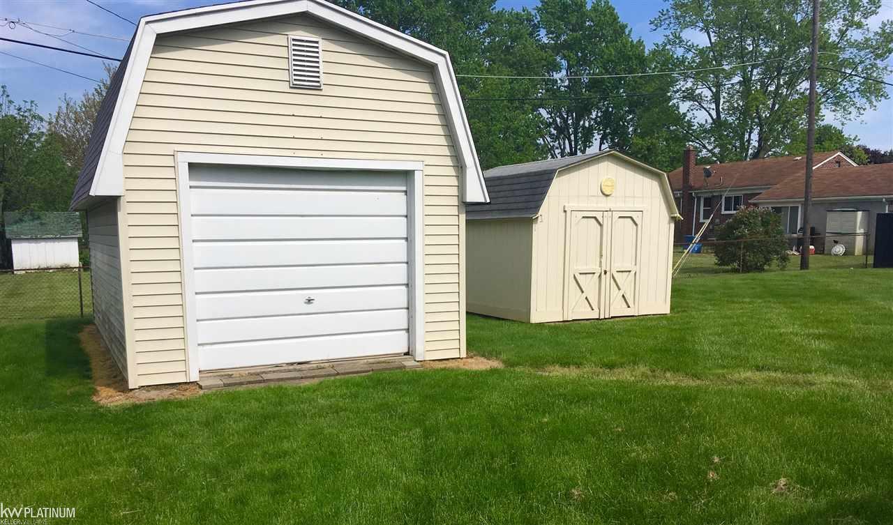 58890 Romeo Plank Road Ray, MI 48096 - Photo 21 of 22 31348522-20.JPG