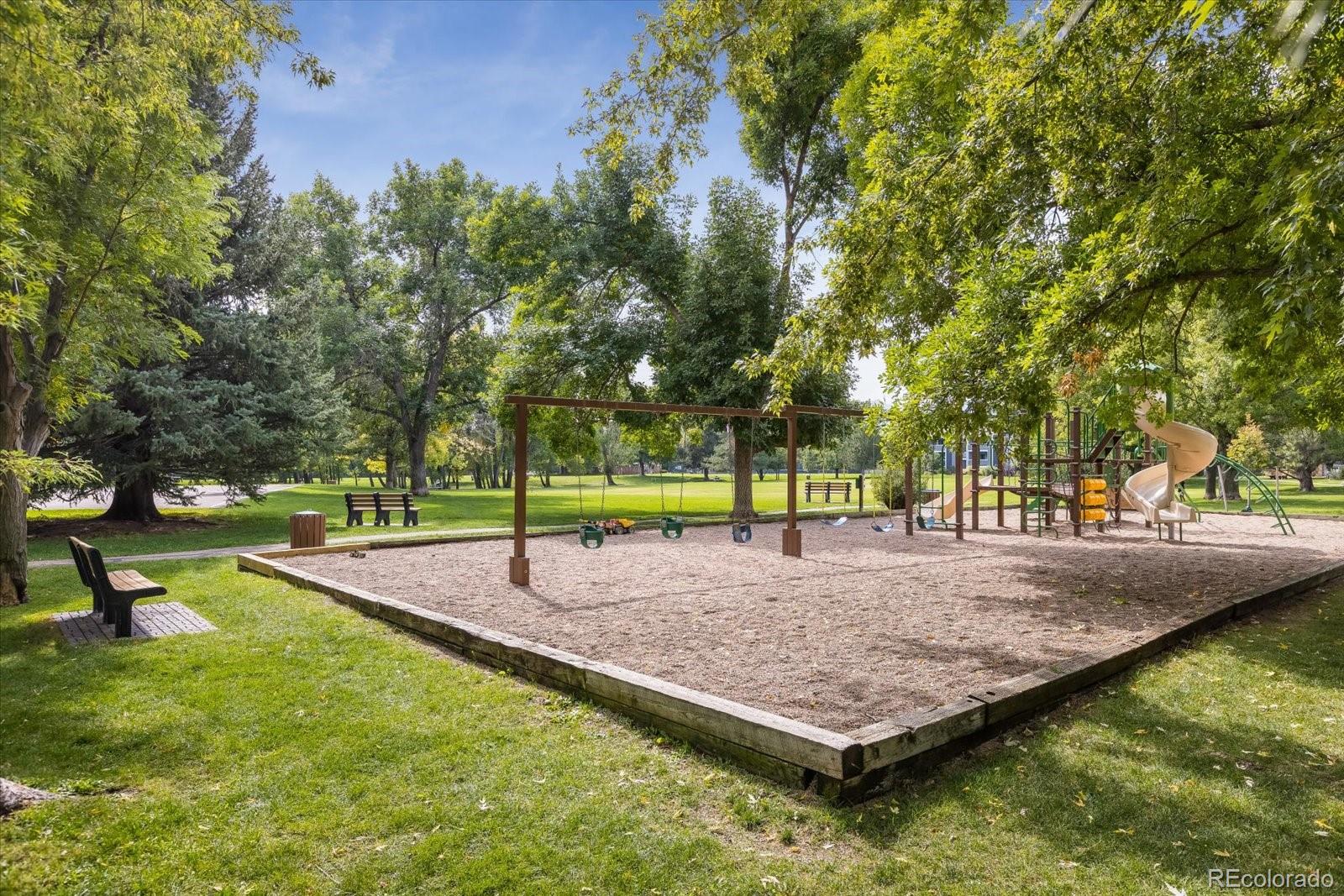 4635 Chestnut Lane, Unit 3 Boulder, CO 80301 - Photo 33 of 36 a view of a backyard with swimming pool