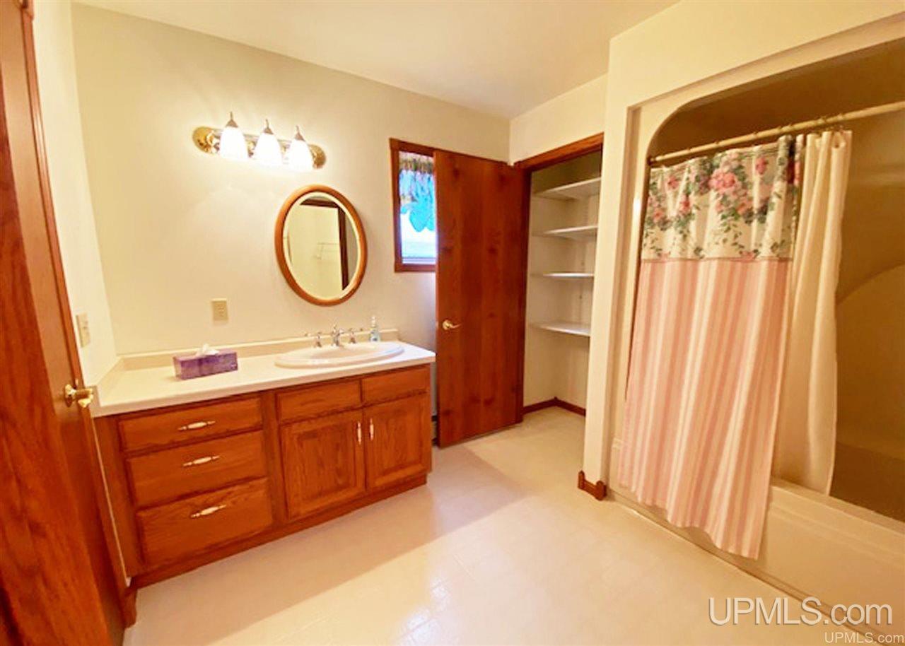 7738 Tipperary Road Gladstone, MI 49837 - Photo 28 of 46 Gallery Image 28