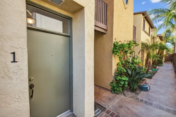 $3,100 | 4046 Iowa Street, Unit 1, San Diego, CA 92104