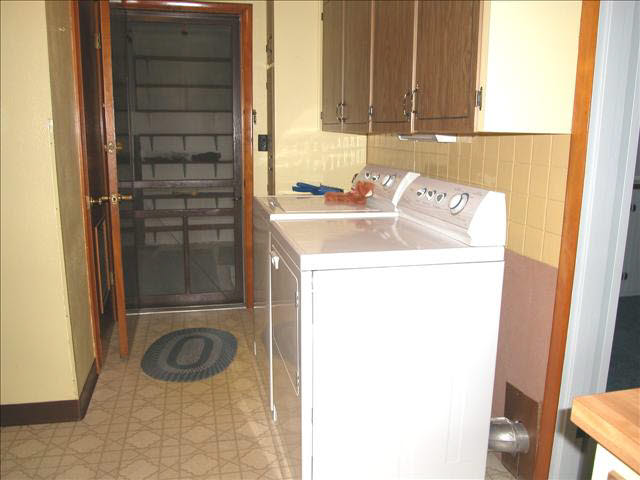 738 Ruff Drive Monroe, MI 48162 - Photo 11 of 20 Laundry