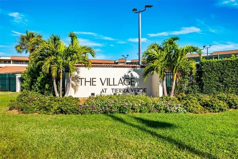 $510,000 | 138 1st Street East, Unit 106, Tierra Verde, FL 33715
