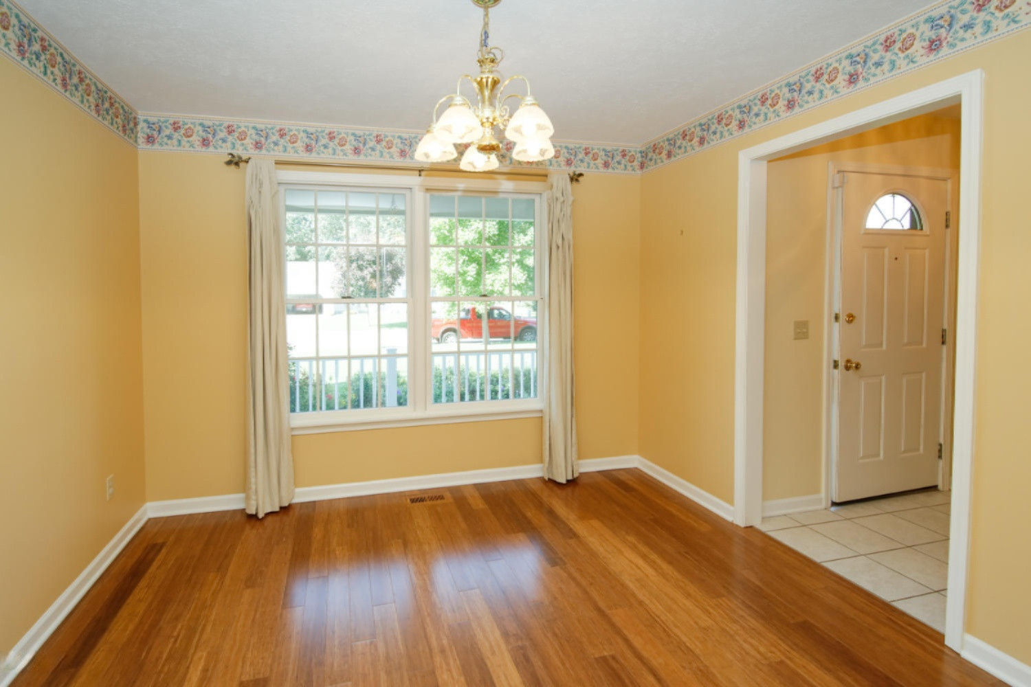 814 Stafford Road Kalamazoo, MI 49006 - Photo 9 of 30 814 Stafford Rd-109
