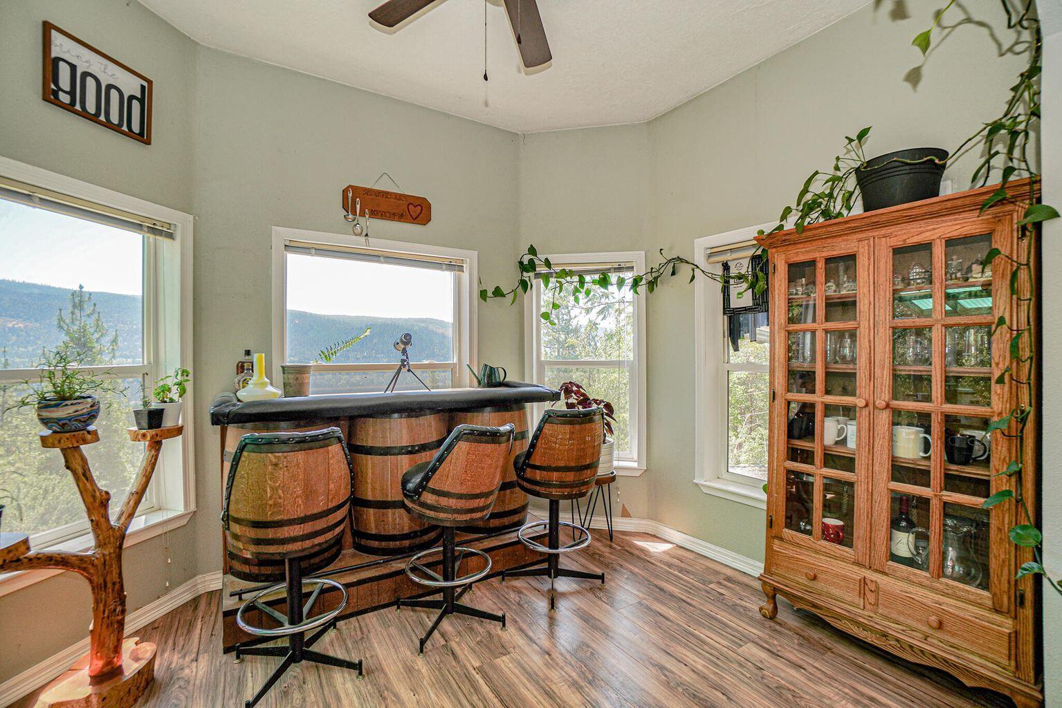 2566 Lewis Road Prospect, OR 97536 - Photo 19 of 39 Break Fast Nook