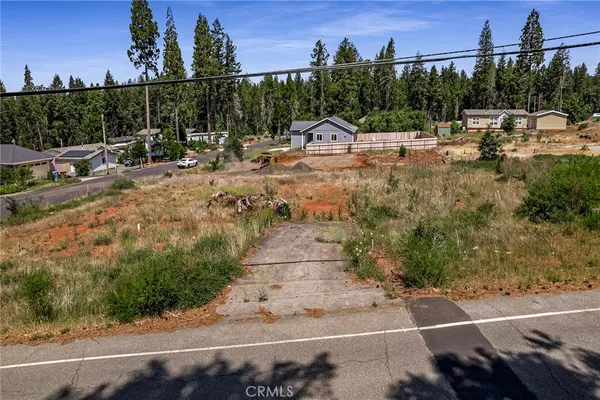 a view of a parking space