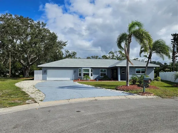 $2,800 | 272 Malvern Drive, Venice, FL 34293