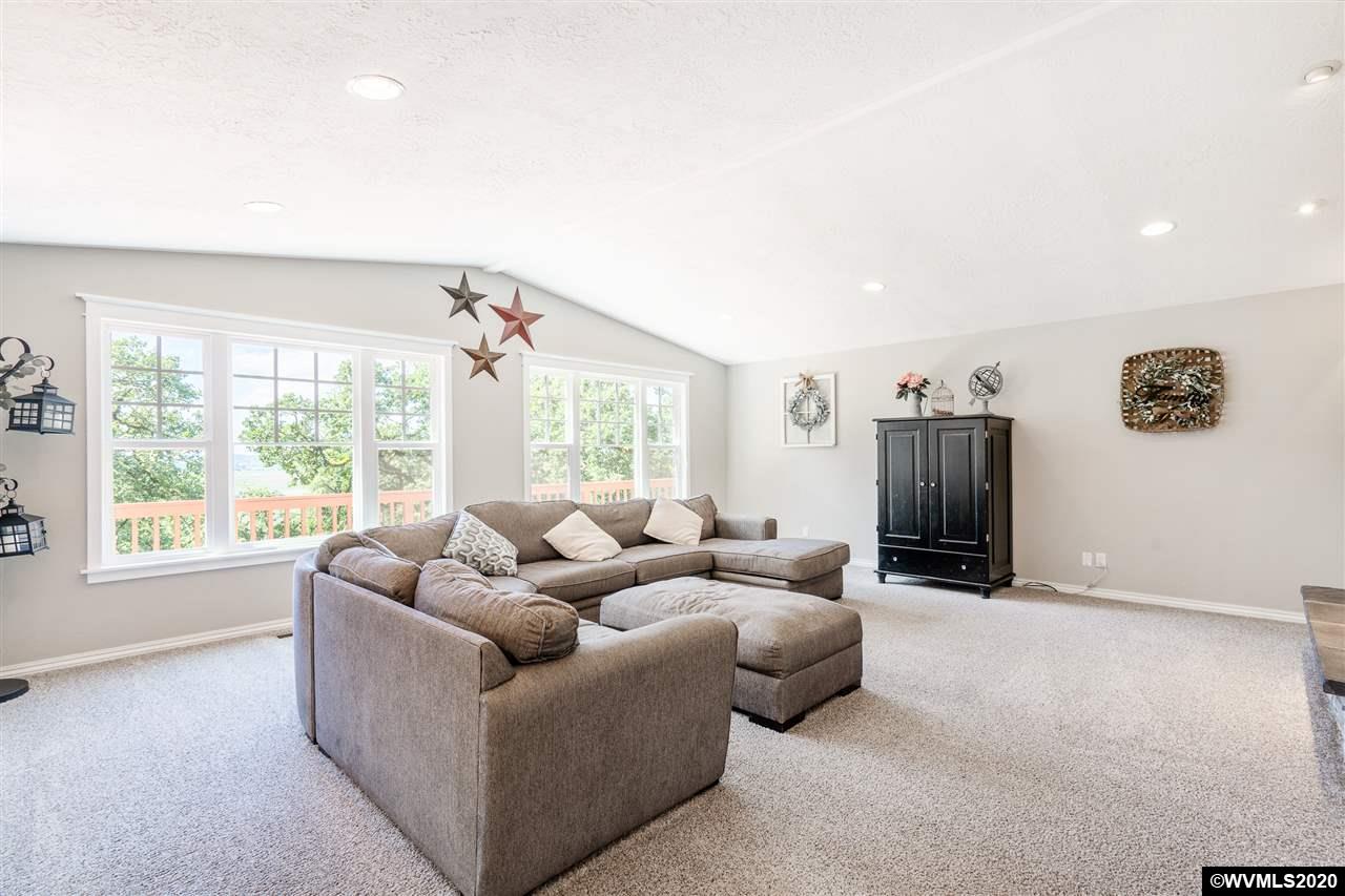 12922 Centerwood Road Southeast Jefferson, OR 97352 - Photo 6 of 42 Gallery Image 6