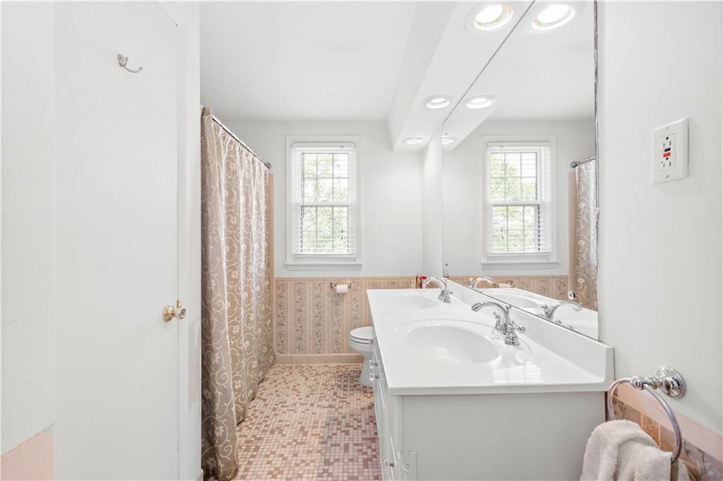 414 Manordale Road Pittsburgh, PA 15241 - Photo 14 of 25 Gallery Image 14
