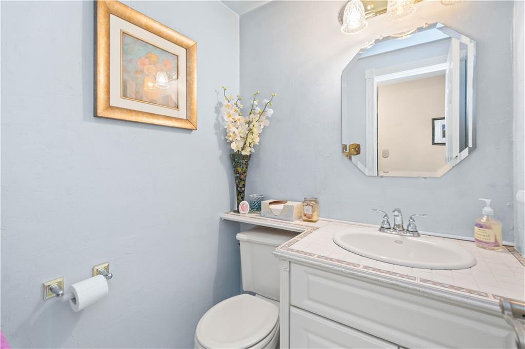 414 Manordale Road Pittsburgh, PA 15241 - Photo 8 of 25 Gallery Image 8