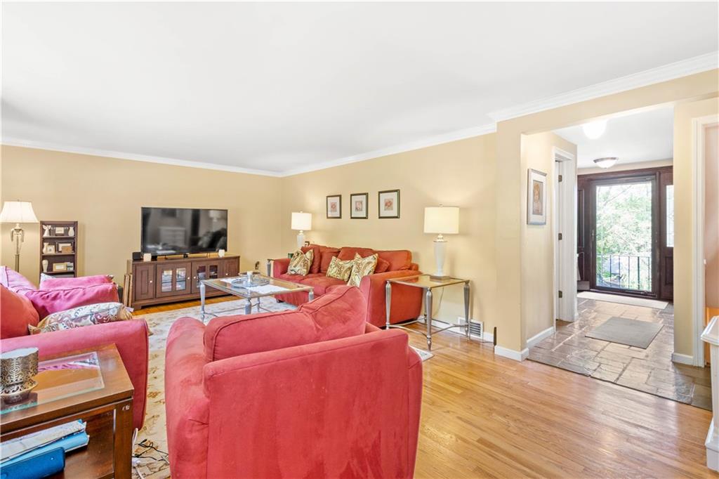 414 Manordale Road Pittsburgh, PA 15241 - Photo 9 of 25 Gallery Image 9