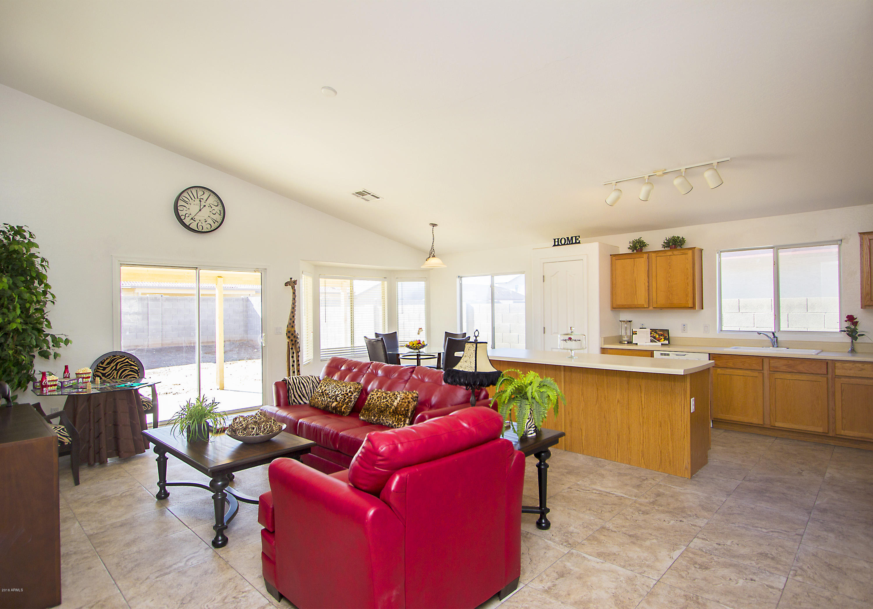 2925 West Pecan Road Phoenix, AZ 85041 - Photo 11 of 31 27