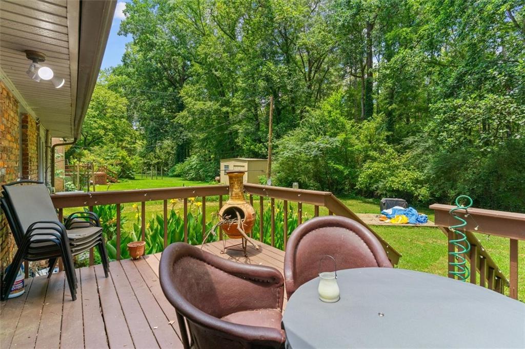 1122 Ridgeleigh Circle Dalton, GA 30720 - Photo 30 of 36 a view of a balcony with chairs