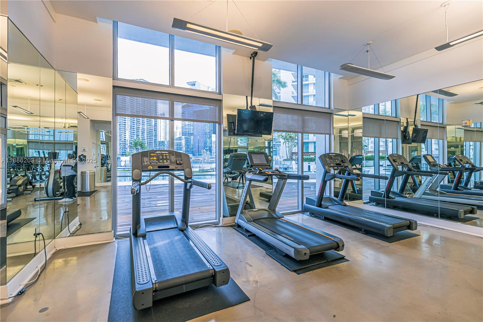 90 Southwest 3rd Street, Unit 3705 Miami, FL 33130 - Photo 31 of 45