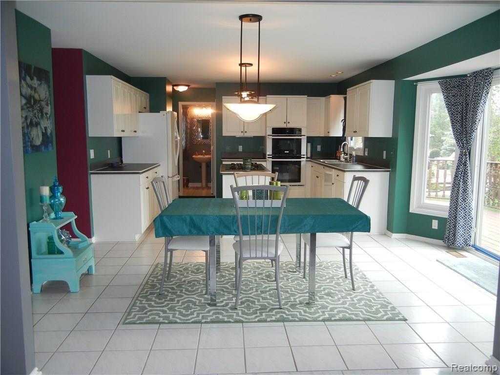 17959 Rocco Drive Macomb, MI 48044 - Photo 14 of 25 kitch1.JPG