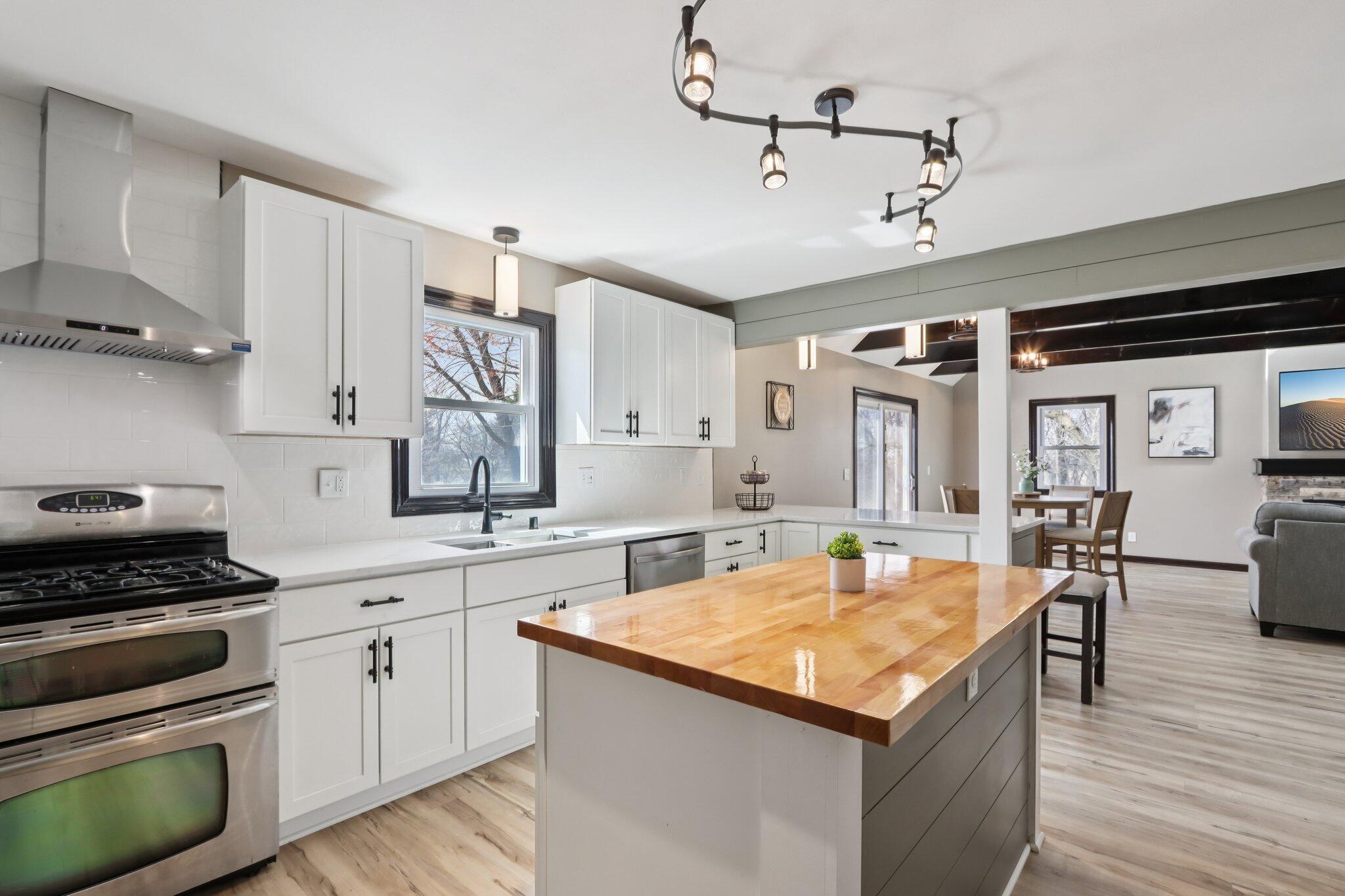 N87W36989 Mapleton Road Oconomowoc, WI 53066 - Photo 16 of 59 17-web-or-mls-N87W36989 Mapleton Rd-S020