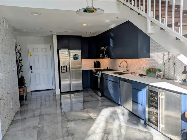 $2,800 | 1801 East Katella Avenue, Anaheim, CA 92805