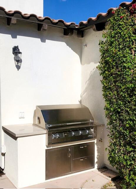 80591 Tangelo Court Indio, CA 92201 - Photo 9 of 30 a close view of washer and dryer