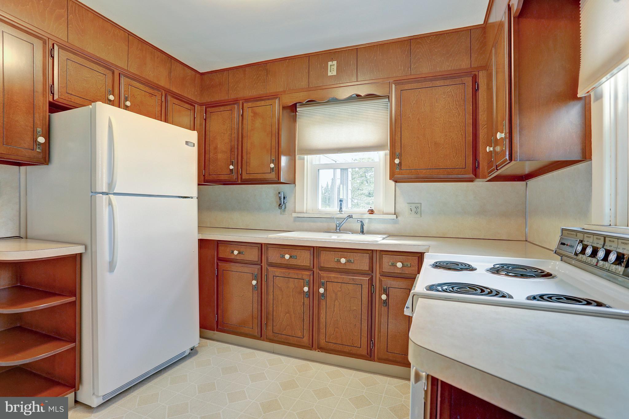 832 Grandview Road York, PA 17403 - Photo 12 of 37 Gallery Image 12