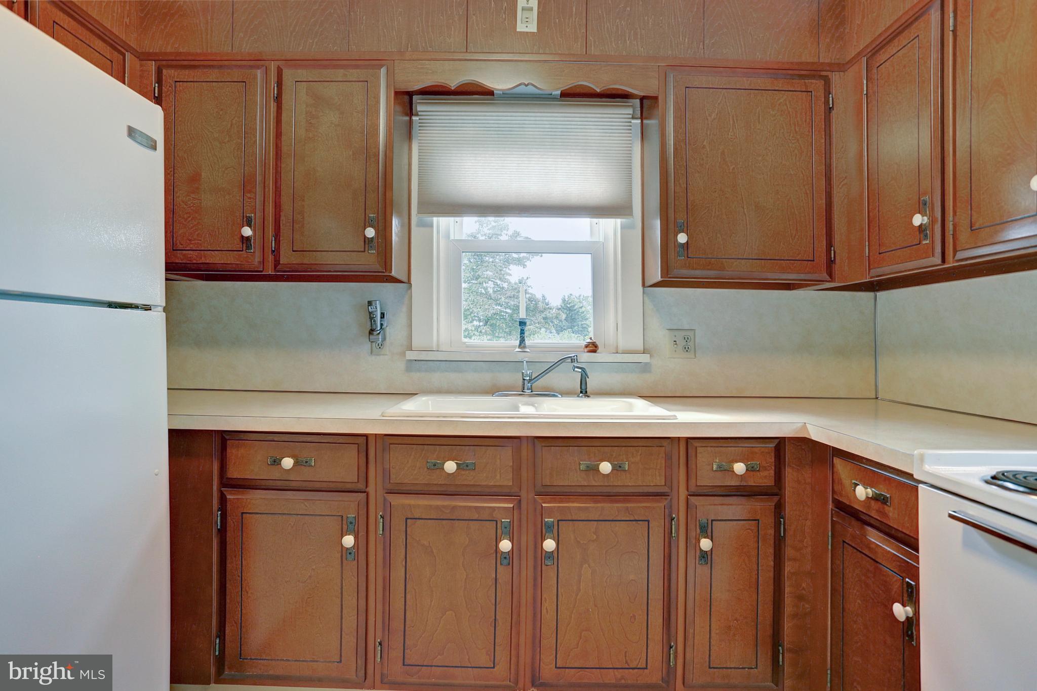 832 Grandview Road York, PA 17403 - Photo 13 of 37 Gallery Image 13