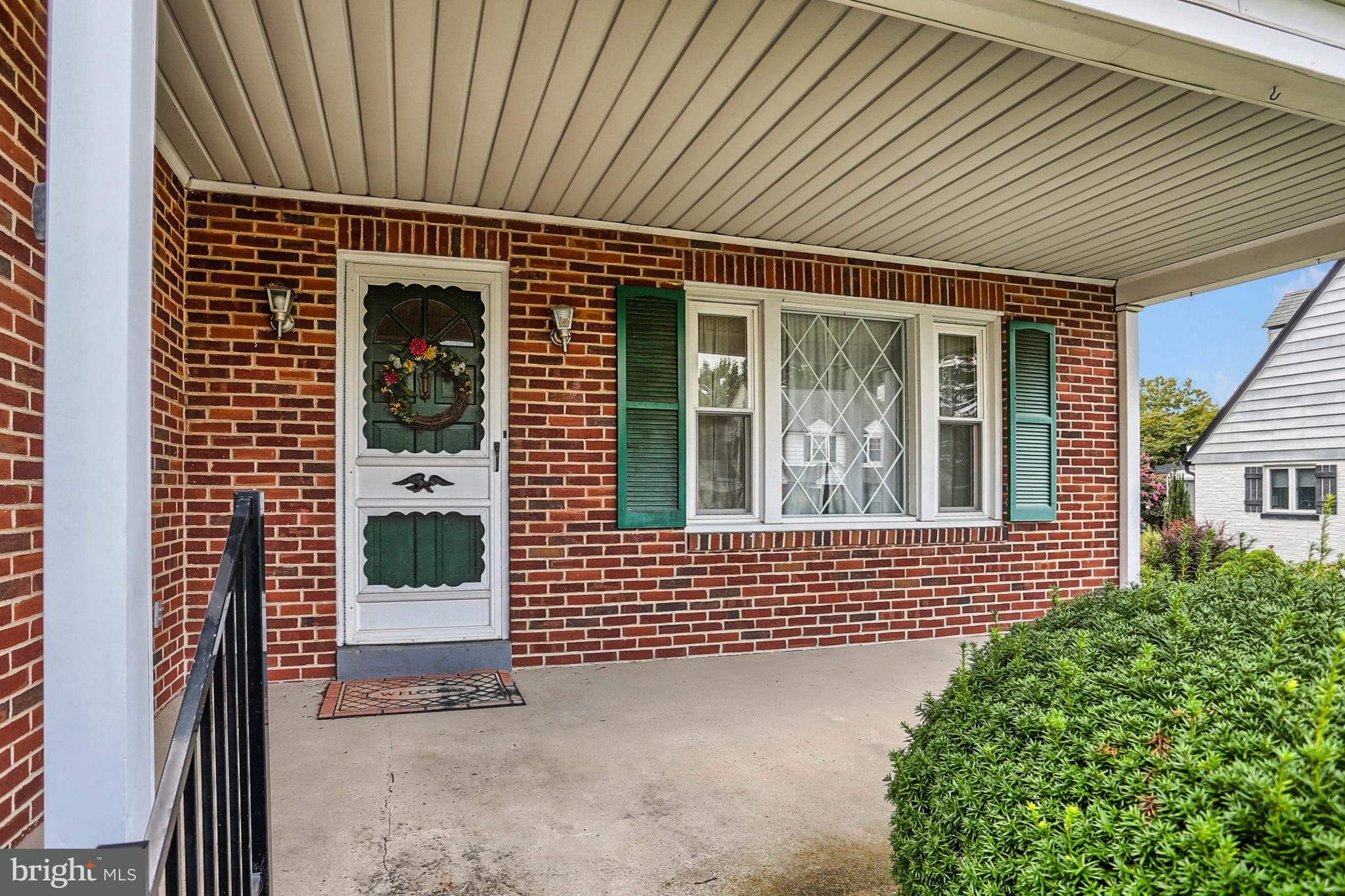 832 Grandview Road York, PA 17403 - Photo 3 of 37 Gallery Image 3