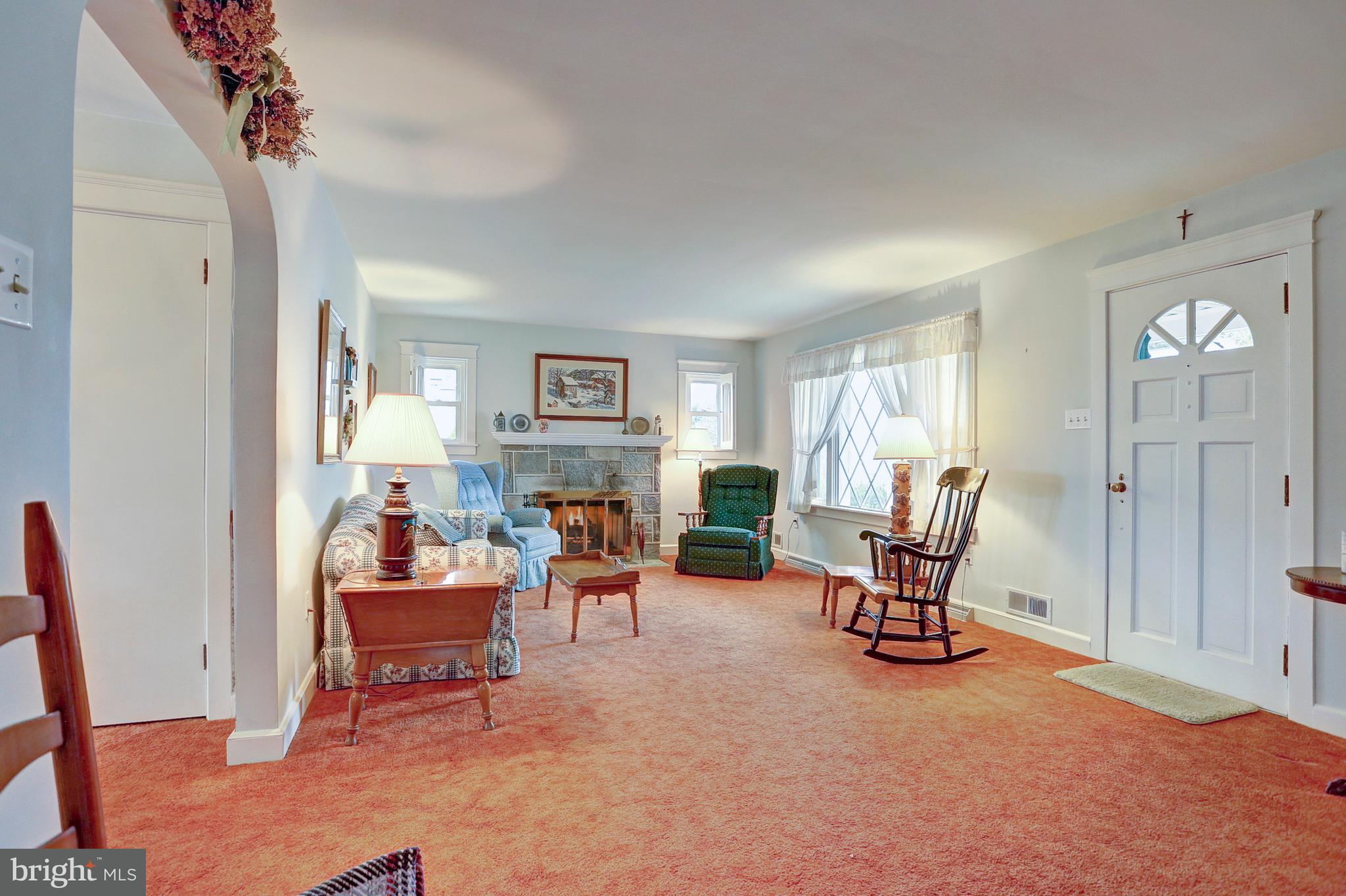 832 Grandview Road York, PA 17403 - Photo 4 of 37 Gallery Image 4