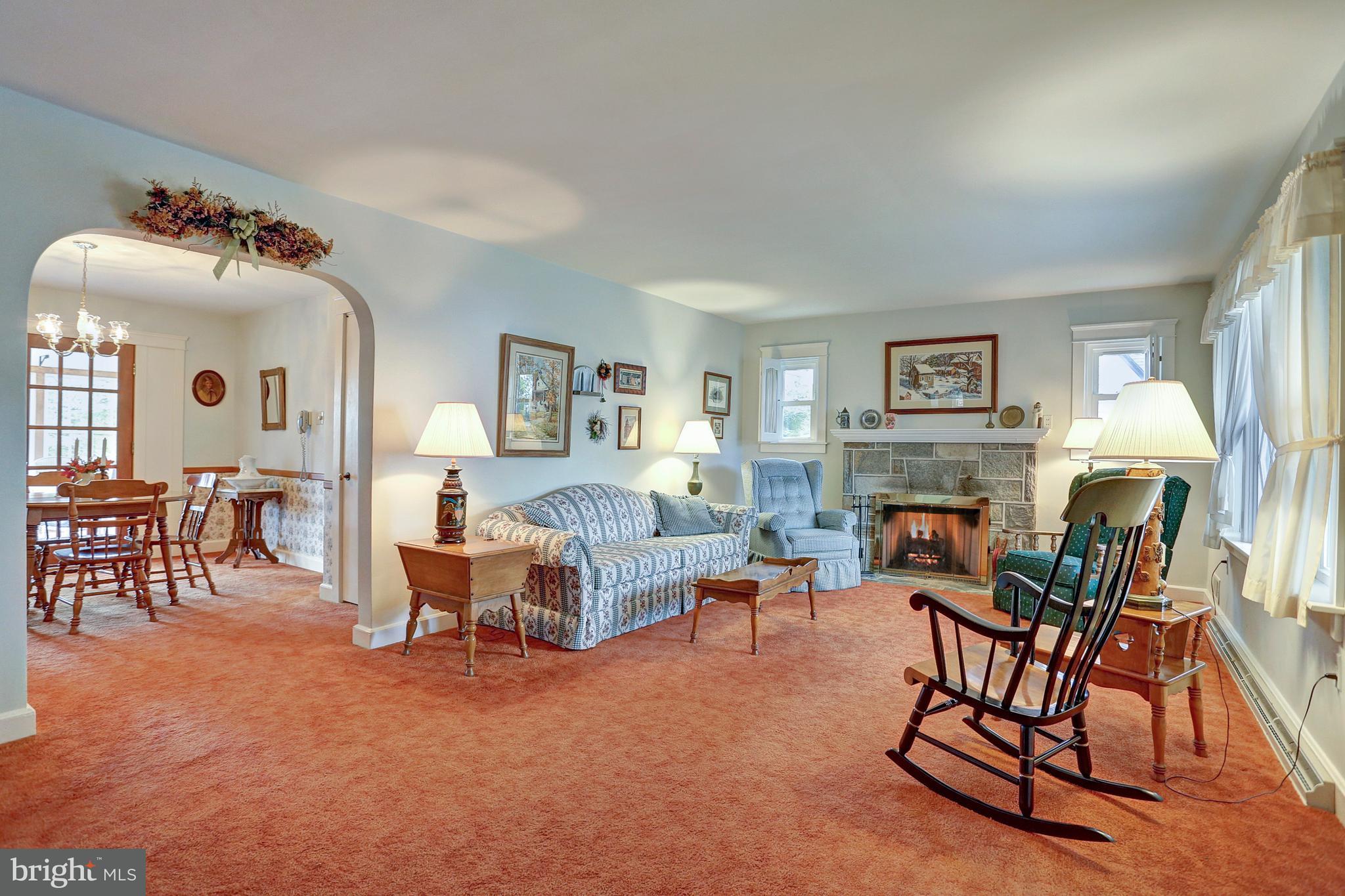 832 Grandview Road York, PA 17403 - Photo 6 of 37 Gallery Image 6