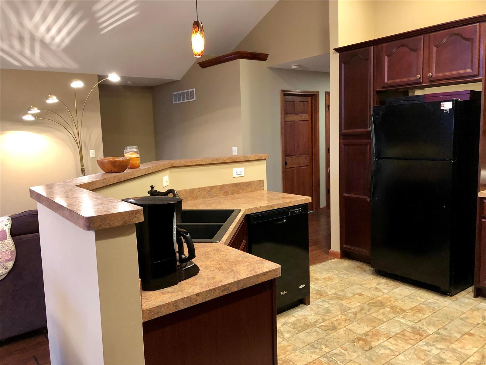4914 Castlegate Lane Godfrey, IL 62035 - Photo 11 of 50 Gallery Image 11