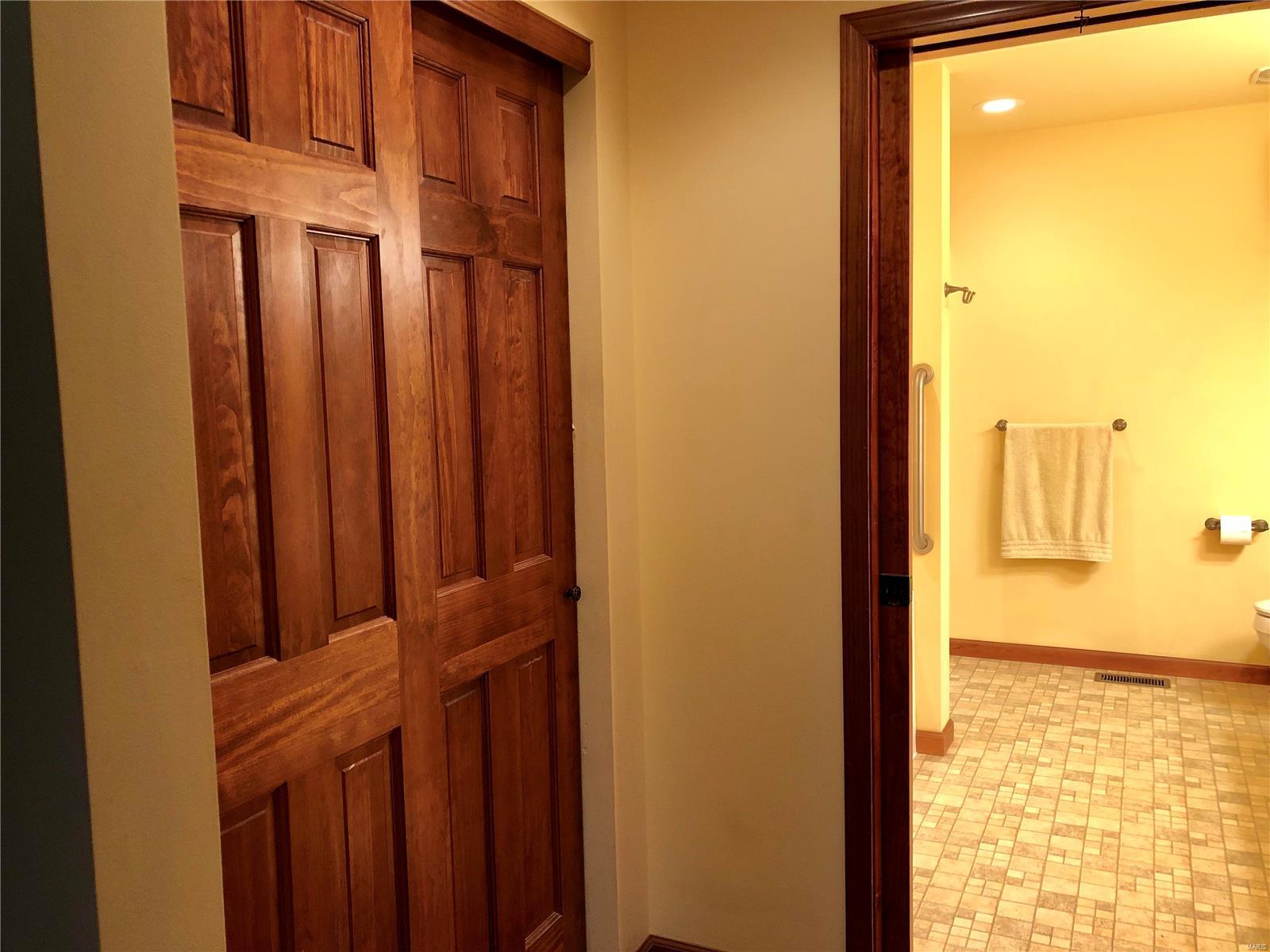 4914 Castlegate Lane Godfrey, IL 62035 - Photo 23 of 50 Gallery Image 23