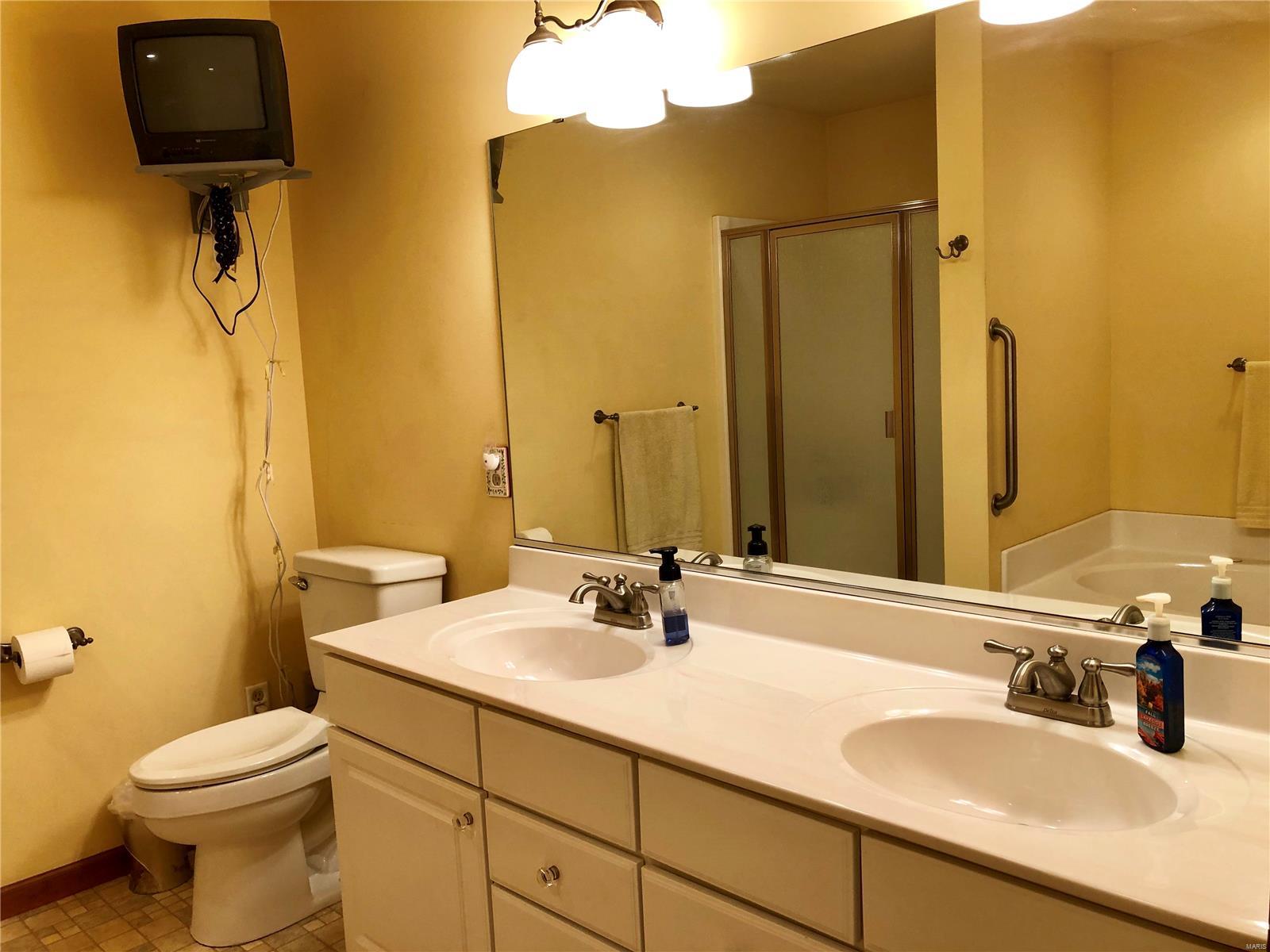 4914 Castlegate Lane Godfrey, IL 62035 - Photo 24 of 50 Gallery Image 24