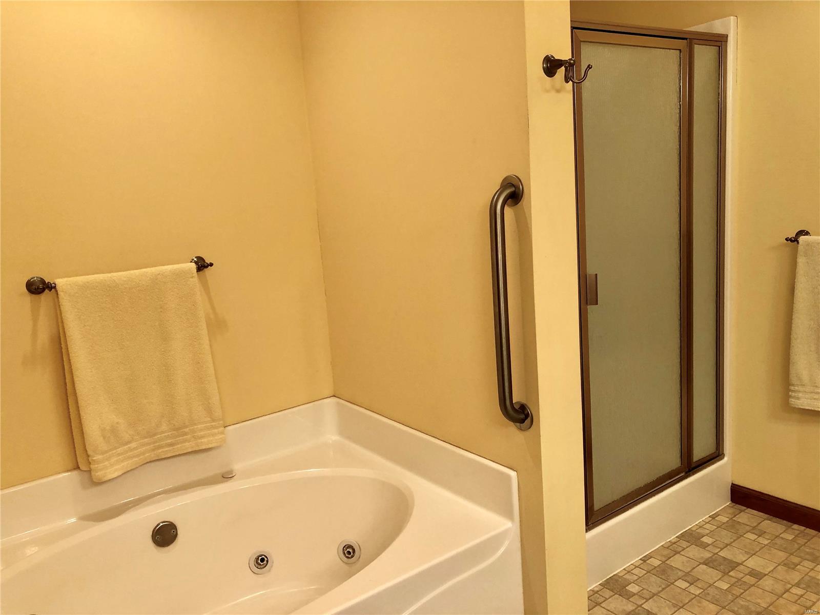 4914 Castlegate Lane Godfrey, IL 62035 - Photo 26 of 50 Gallery Image 26