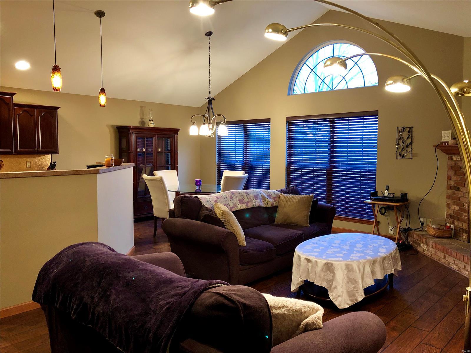 4914 Castlegate Lane Godfrey, IL 62035 - Photo 5 of 50 Gallery Image 5