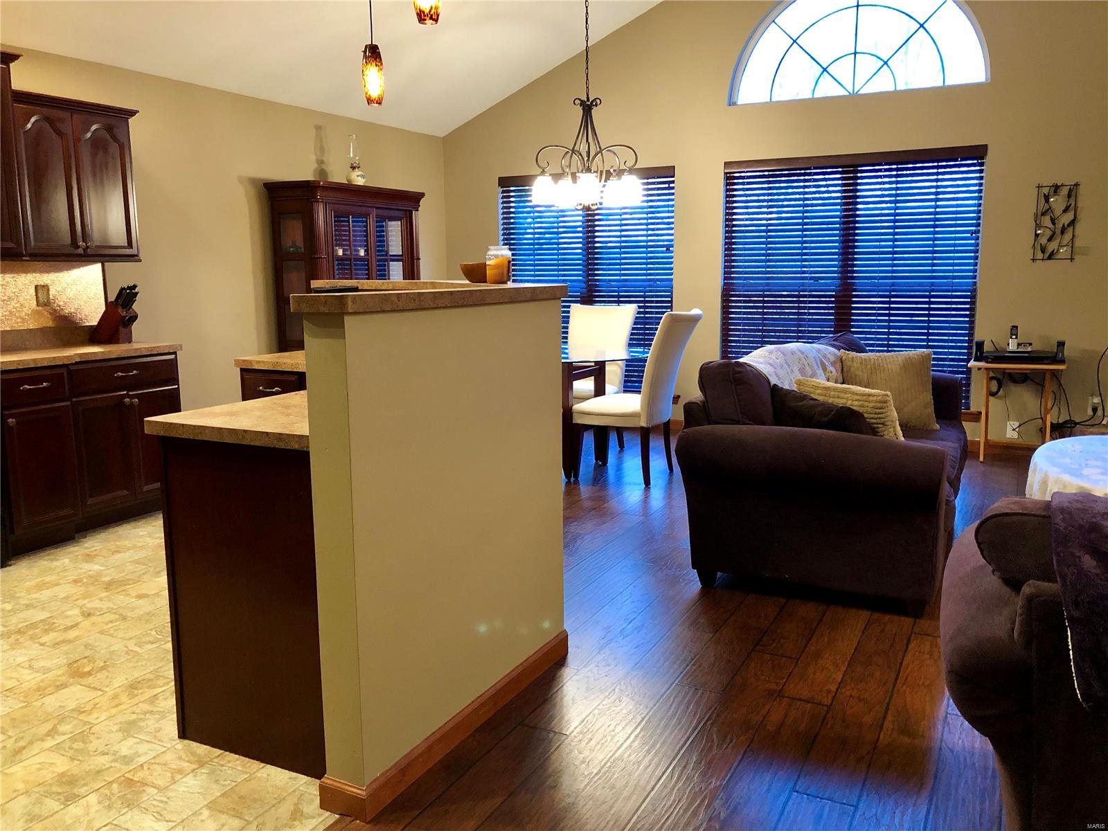 4914 Castlegate Lane Godfrey, IL 62035 - Photo 6 of 50 Gallery Image 6
