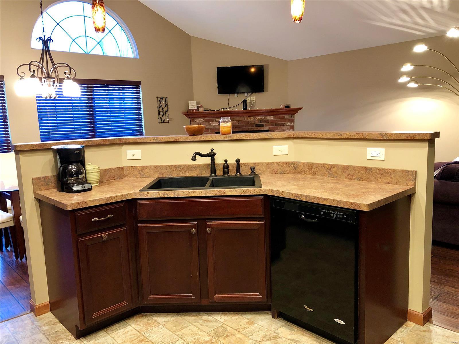 4914 Castlegate Lane Godfrey, IL 62035 - Photo 10 of 50 Gallery Image 10