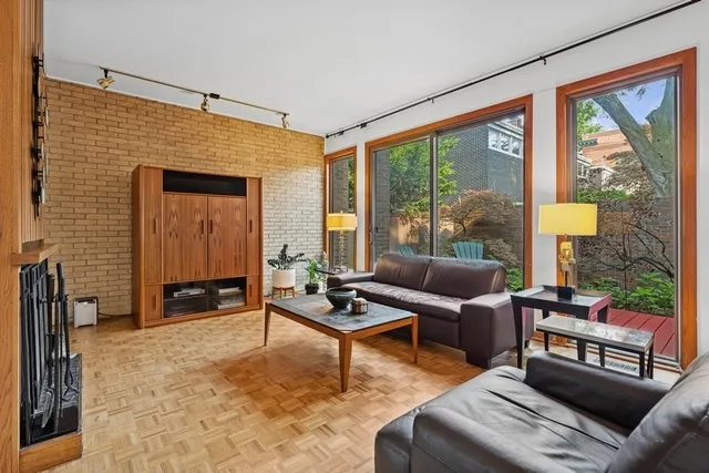 $595,000 | 5229 South University Avenue, Chicago, IL 60615