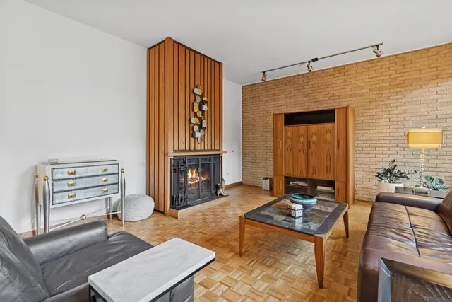 $595,000 | 5229 South University Avenue, Chicago, IL 60615