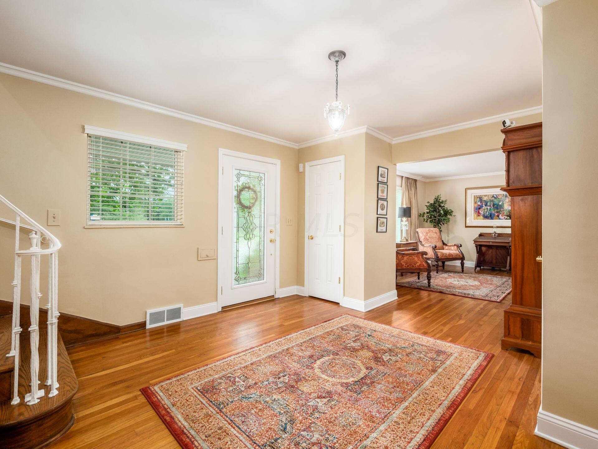 363 South Kellner Road Columbus, OH 43209 - Photo 6 of 72 Foyer