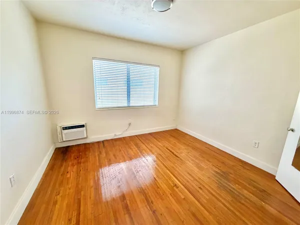 $1,900 | 325 Majorca Avenue, Unit 6, Coral Gables, FL 33134