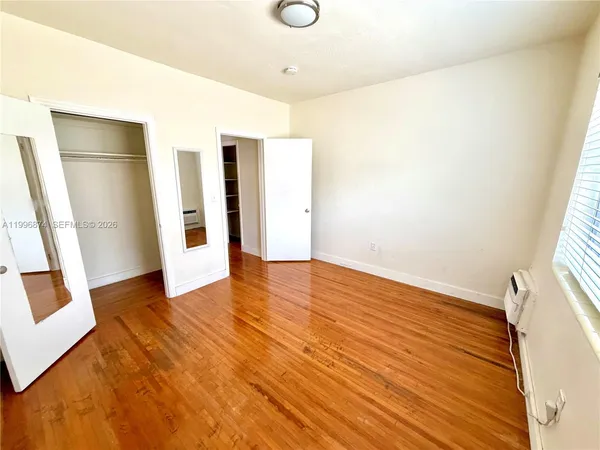 $1,900 | 325 Majorca Avenue, Unit 6, Coral Gables, FL 33134