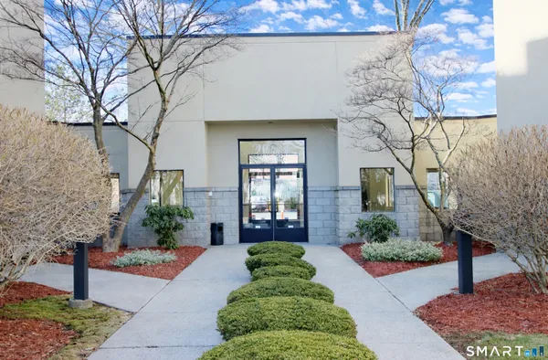 $169,000 | 1204 Whitney Avenue, Unit 204, Hamden, CT 06517