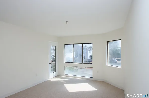 $169,000 | 1204 Whitney Avenue, Unit 204, Hamden, CT 06517