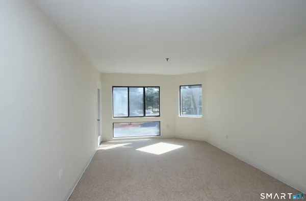 $169,000 | 1204 Whitney Avenue, Unit 204, Hamden, CT 06517