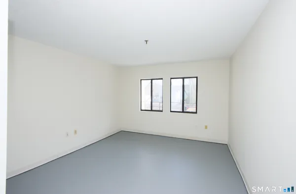 $169,000 | 1204 Whitney Avenue, Unit 204, Hamden, CT 06517