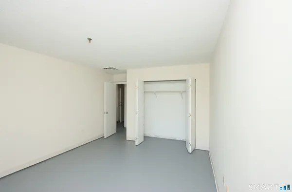 $169,000 | 1204 Whitney Avenue, Unit 204, Hamden, CT 06517