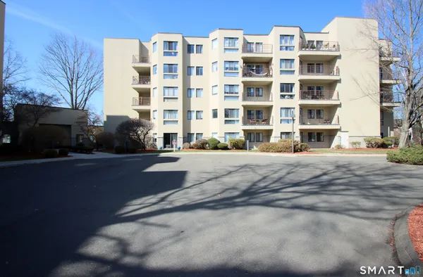 $169,000 | 1204 Whitney Avenue, Unit 204, Hamden, CT 06517
